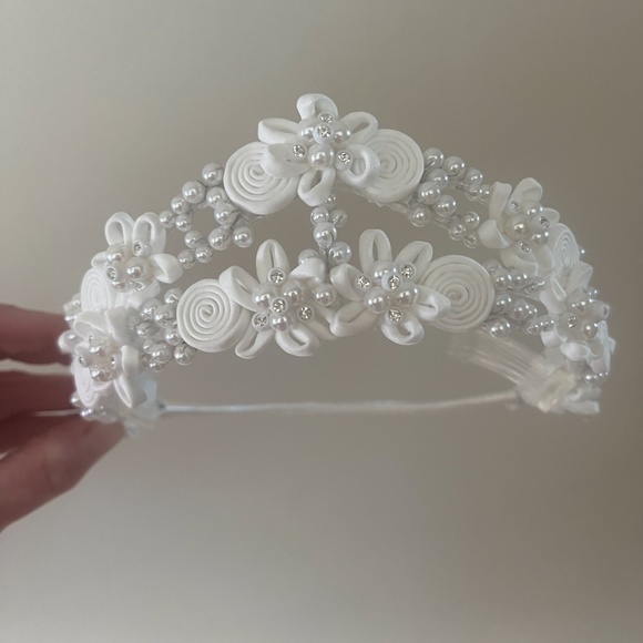 Beautiful Classic Silk Jessica McClintock Wedding Dress - Picture 6 of 9